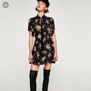 Brand new no tags zara floral dress sz small